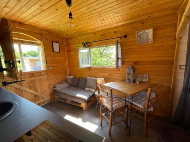 Saint-Ouen-sous-Bailly La Maison Du Bonheur Roulotte旅馆 外观 照片
