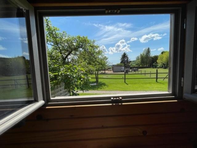 Saint-Ouen-sous-Bailly La Maison Du Bonheur Roulotte旅馆 外观 照片